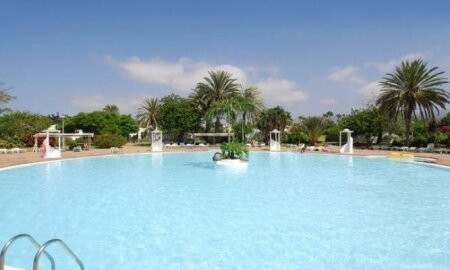 Cordial Sandy Golf Bungalows