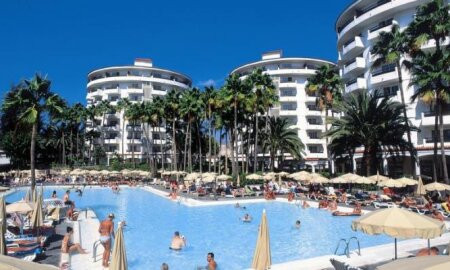 Servatur Waikiki Hotel