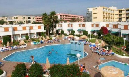 Las Brisas Apartments