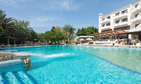 Paphos Gardens Aparthotel