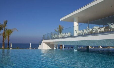 King Evelthon Beach Resort & Hotel