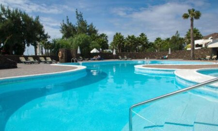 Palmeras Gardens Apartments