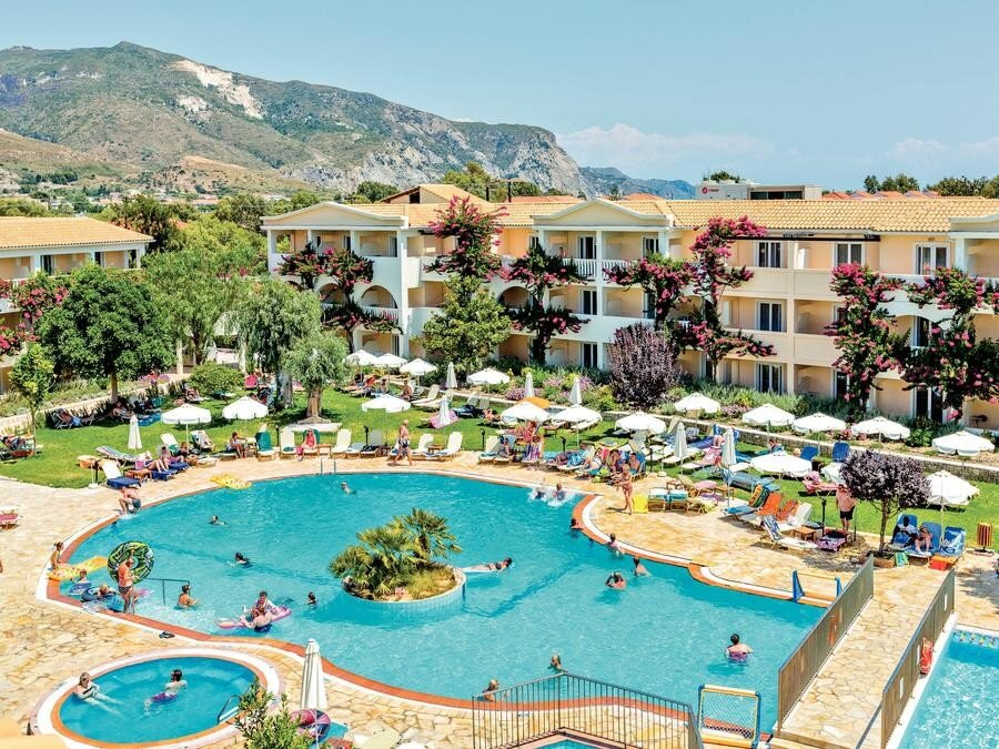 bitzaro grande hotel kalamaki zante