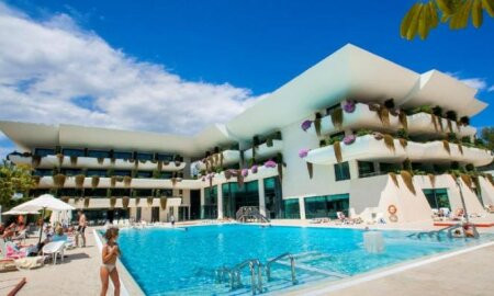 Deloix Aqua Center Hotel