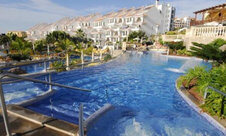 Paradise Park Fun Lifestyle Hotel