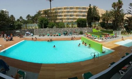 Los Aguacates Apartments