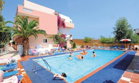 Primavera Beach Apartments