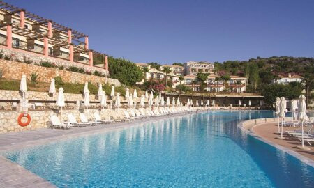 Apostolata Island Resort & Spa Hotel